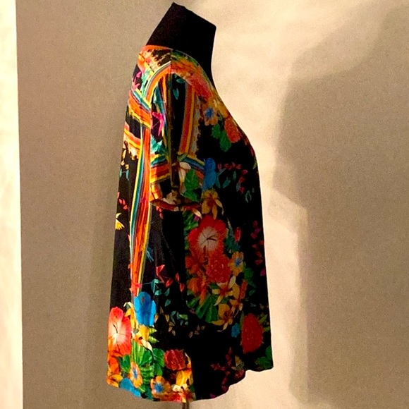 Johnny Was V-neck Swing Top Size L - Picture 5 of 9